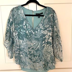 BEAUTIFUL “butterfly” blouse (size small)